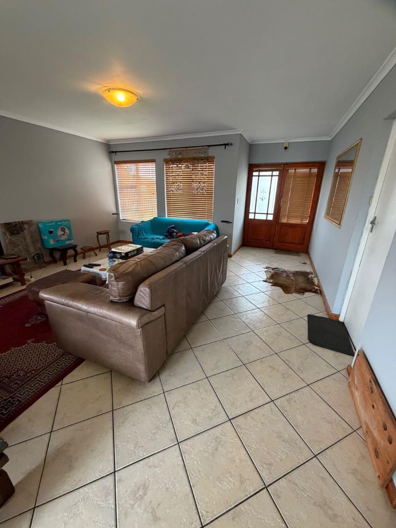 To Let 3 Bedroom Property for Rent in Jacarandas Western Cape